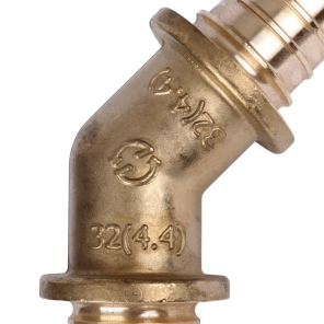 Фото Угольник STOUT (SFA-0031-000032) 45° 32 для труб из сшитого полиэтилена аксиальный
